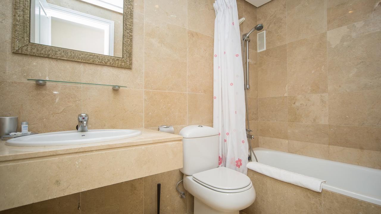 Marina Real 124 Apartment มานิลบา ภายนอก รูปภาพ